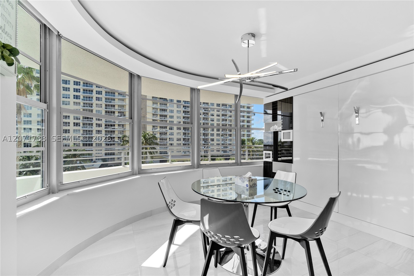 5555 Collins Ave 5a Property Photo 8