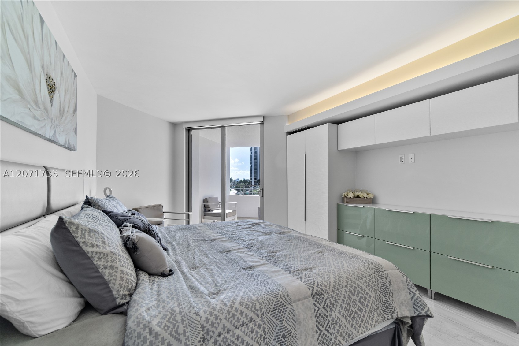5555 Collins Ave 5a Property Photo 12