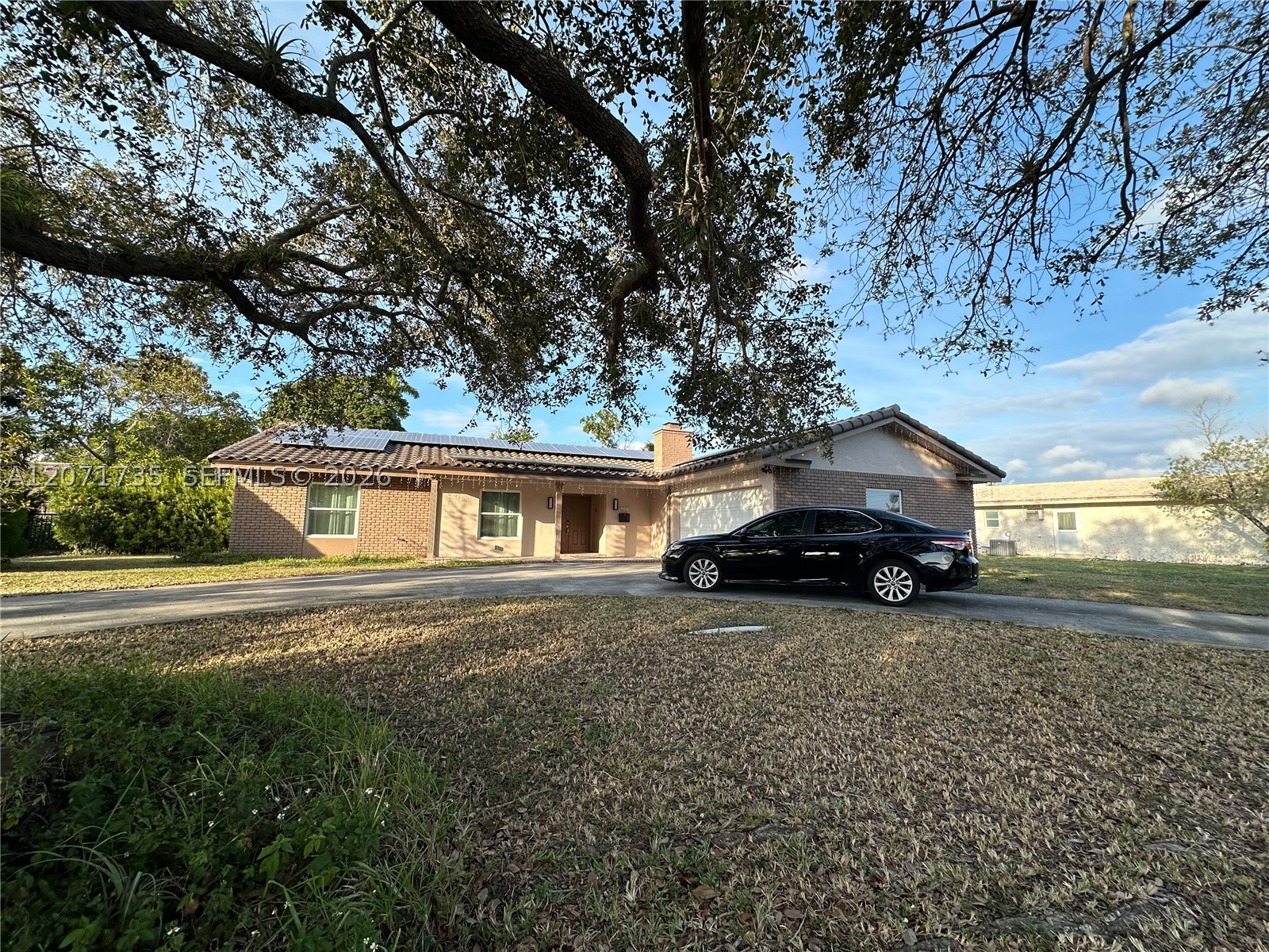 8203 NW 37th St Property Photo 1