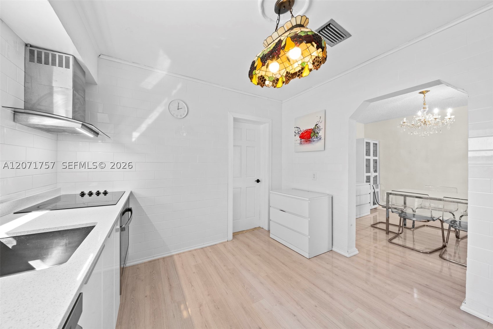 1935 Arthur St Property Photo 10