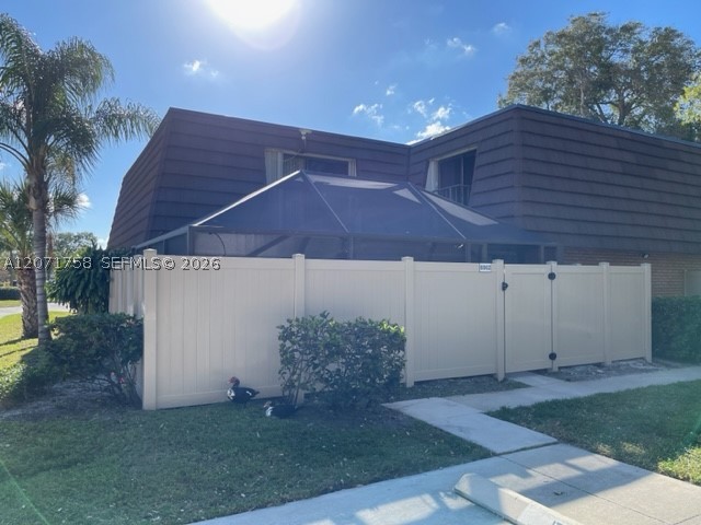 6902 69th Way - Property Photo 1