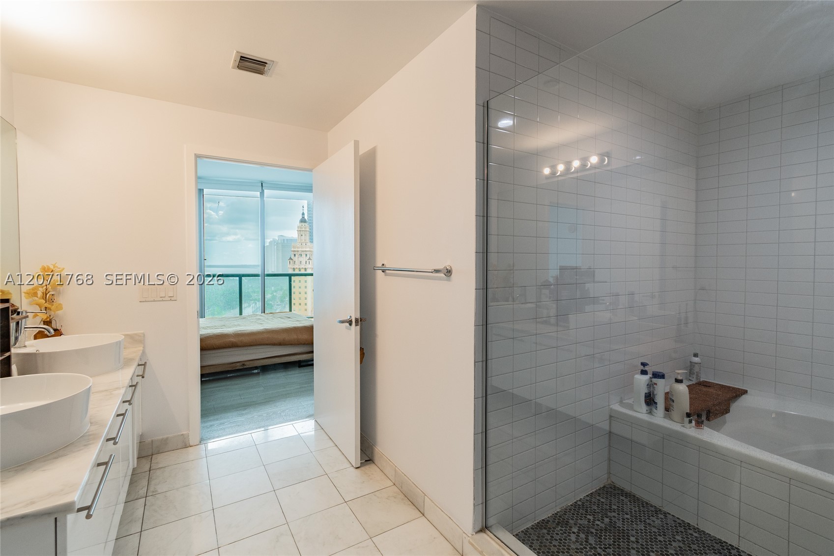 888 Biscayne Blvd 1601 Property Photo 17