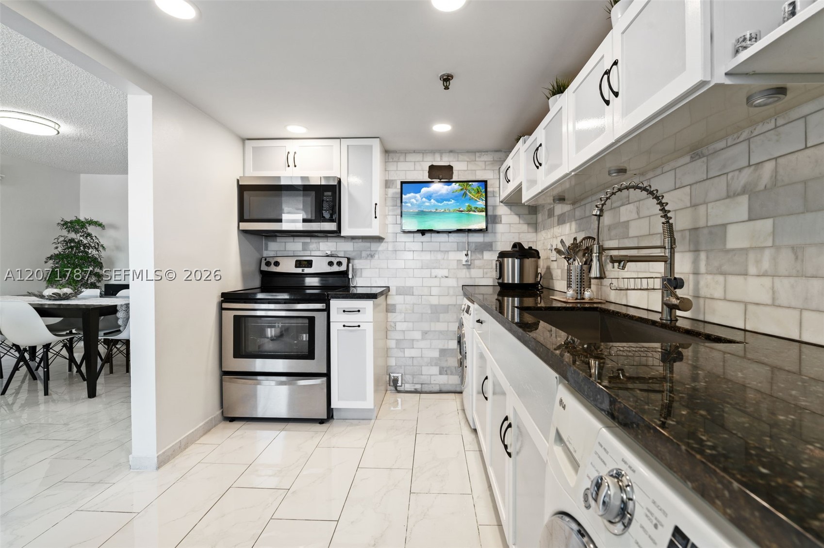 17890 W Dixie Hwy 603 Property Photo 14