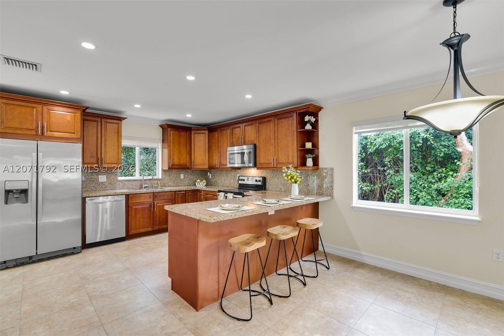 30 Seagate Blvd Property Photo 4