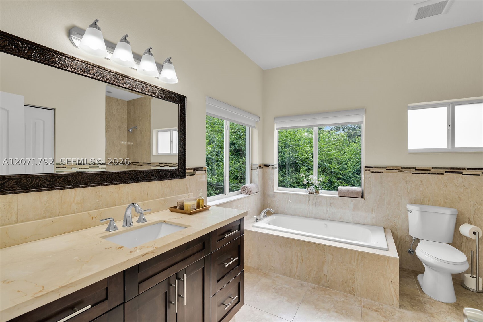 30 Seagate Blvd Property Photo 7
