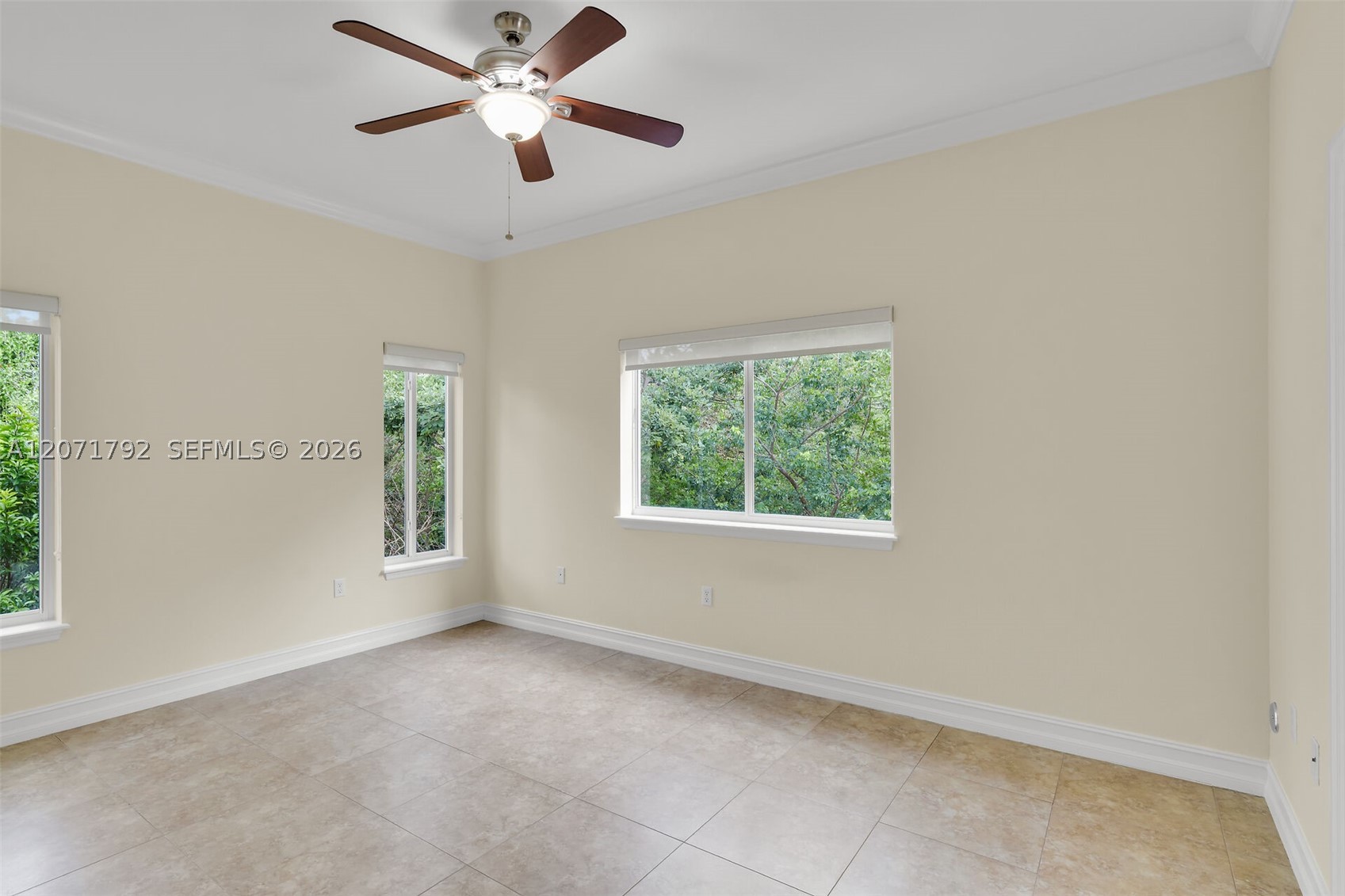 30 Seagate Blvd Property Photo 9