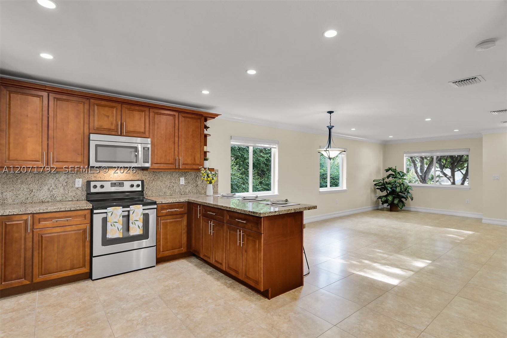 30 Seagate Blvd Property Photo 13