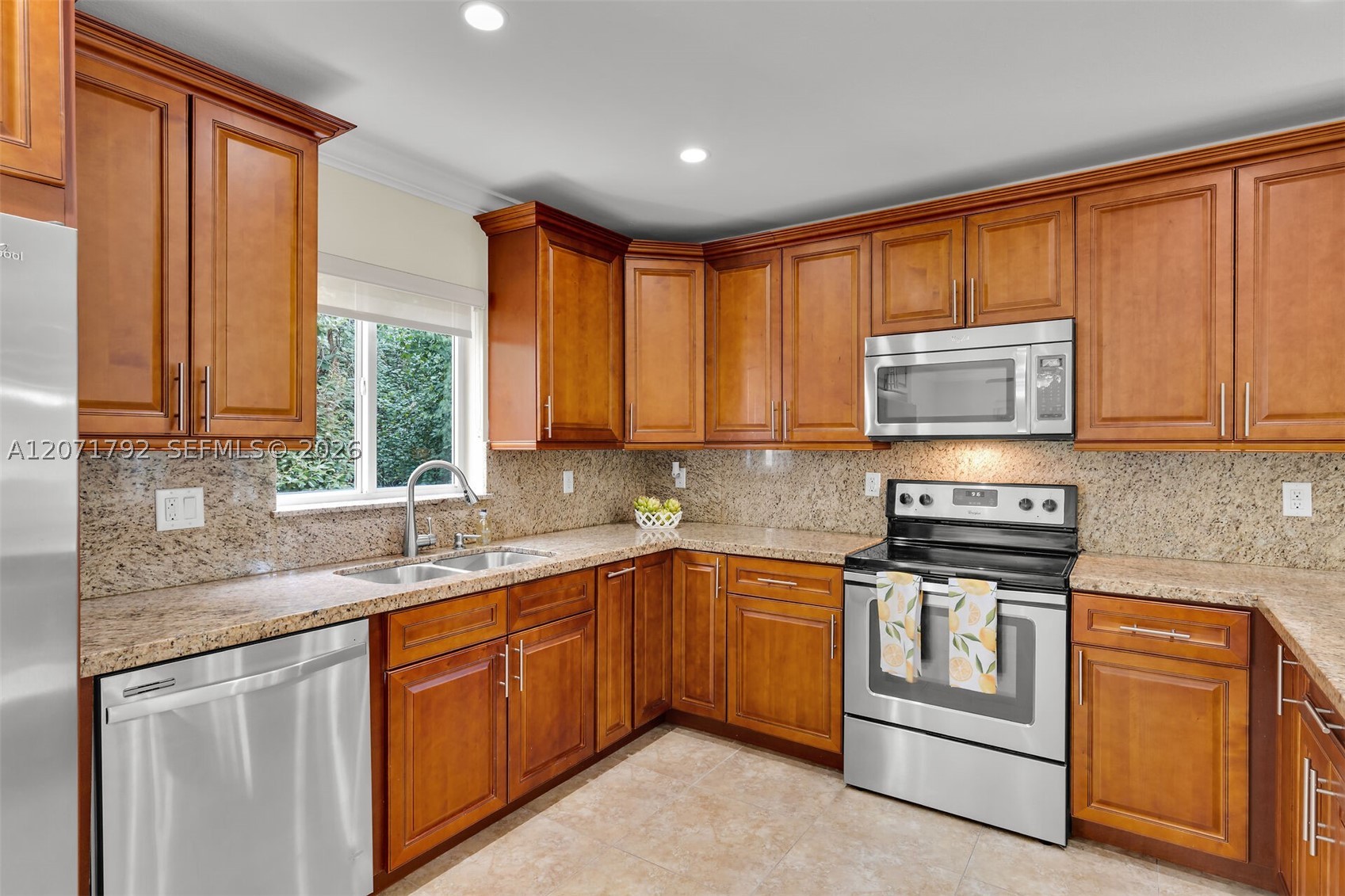30 Seagate Blvd Property Photo 14