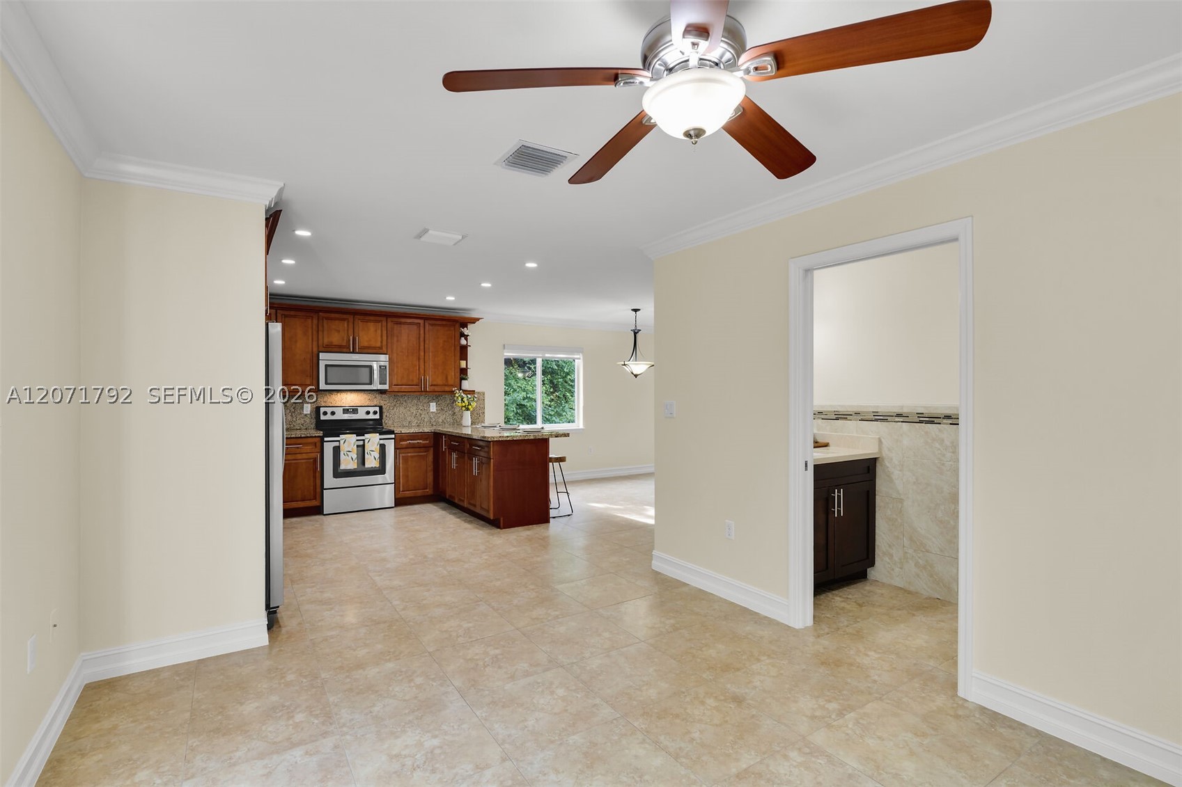 30 Seagate Blvd Property Photo 18