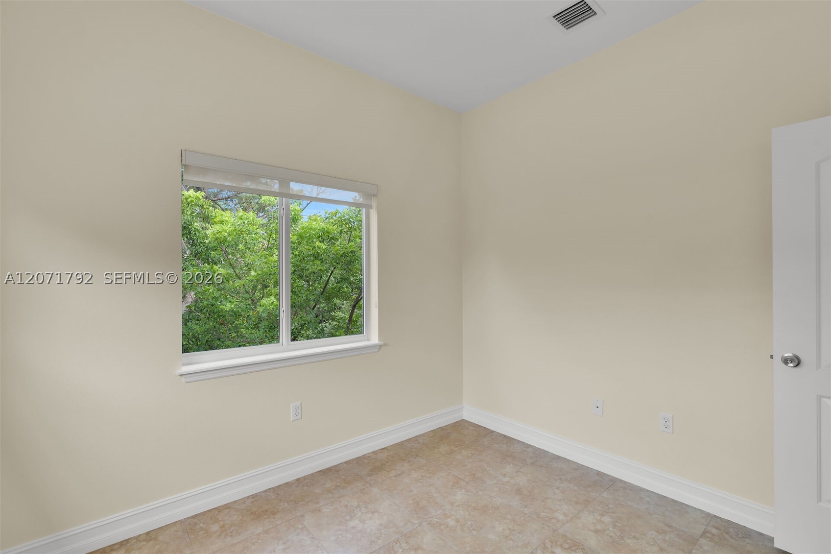 30 Seagate Blvd Property Photo 26