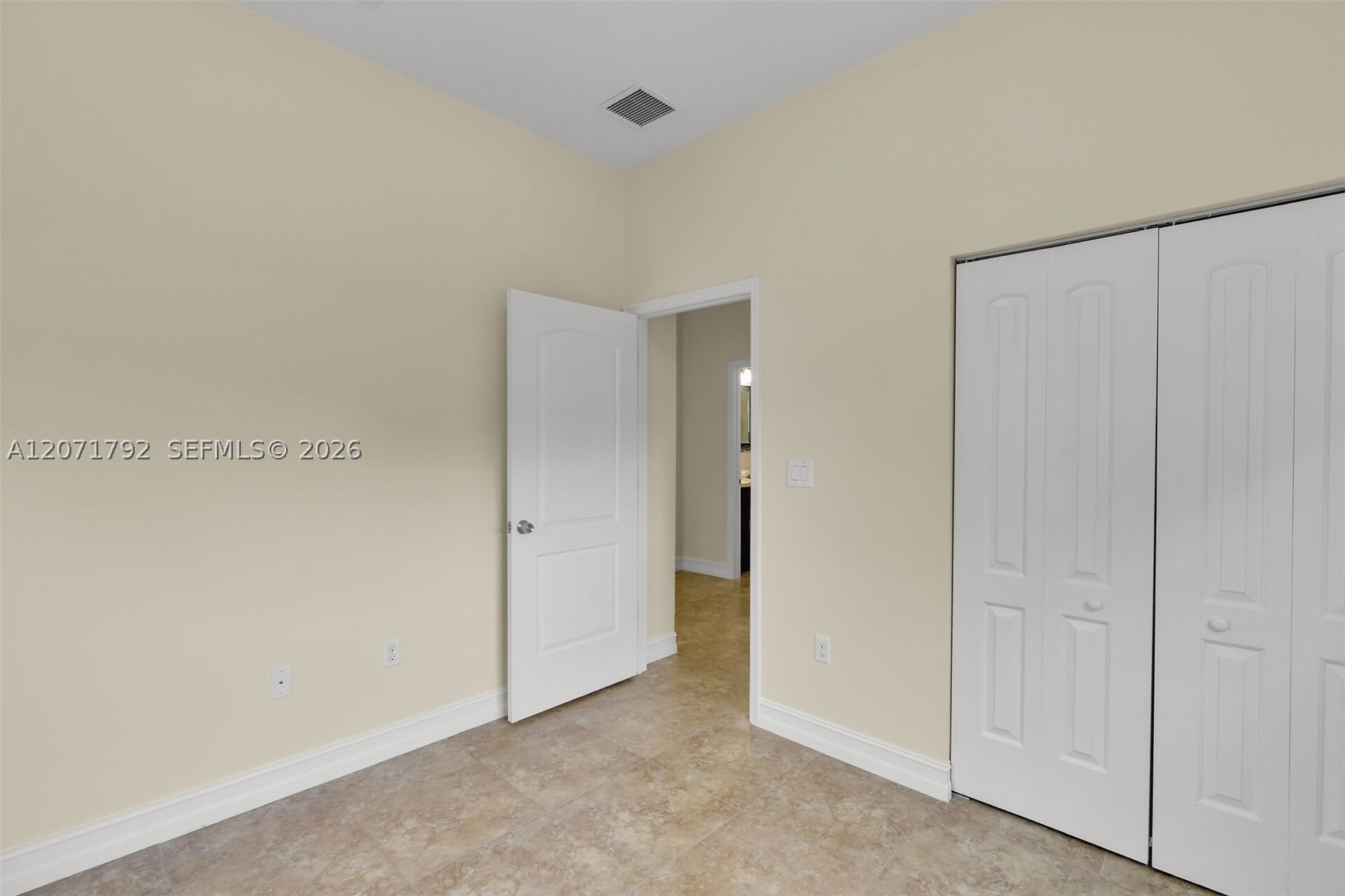 30 Seagate Blvd Property Photo 27