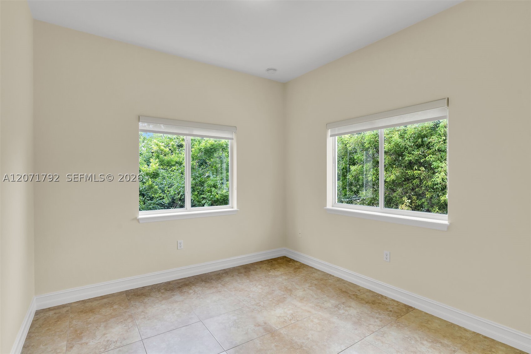30 Seagate Blvd Property Photo 28