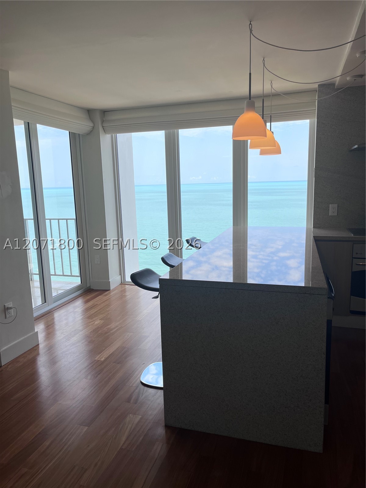 881 Ocean Dr 18b Property Photo 5
