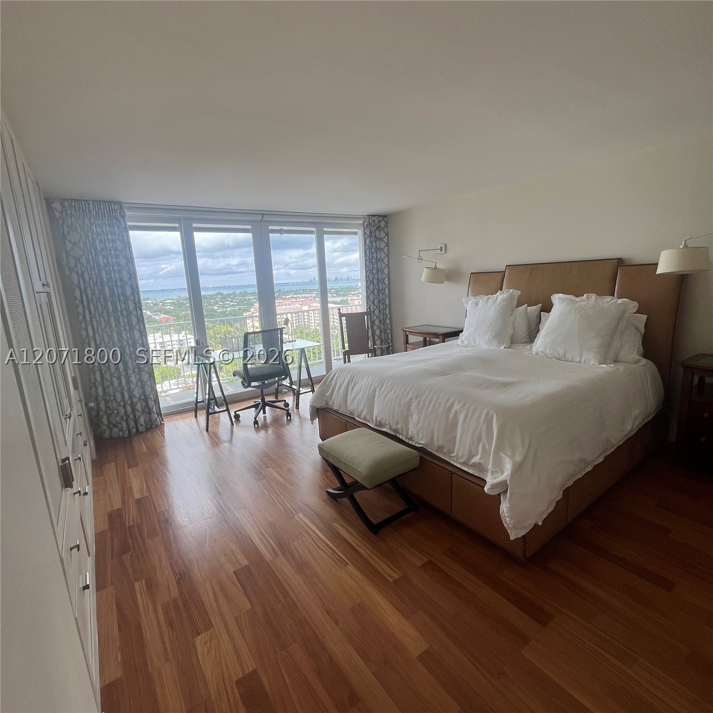 881 Ocean Dr 18b Property Photo 11
