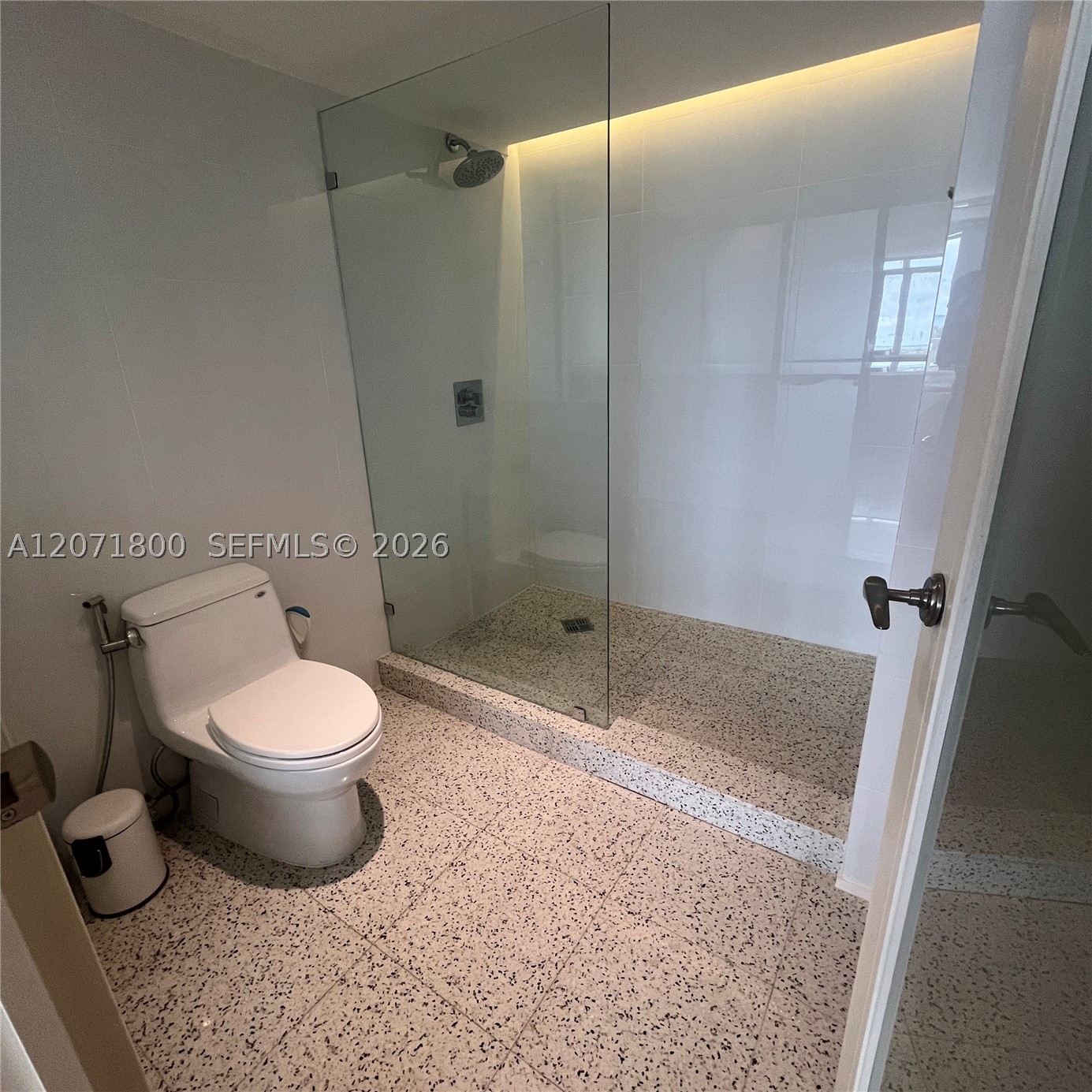 881 Ocean Dr 18b Property Photo 13
