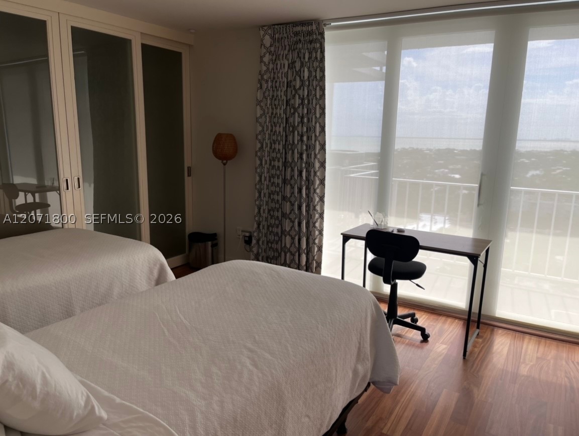 881 Ocean Dr 18b Property Photo 14