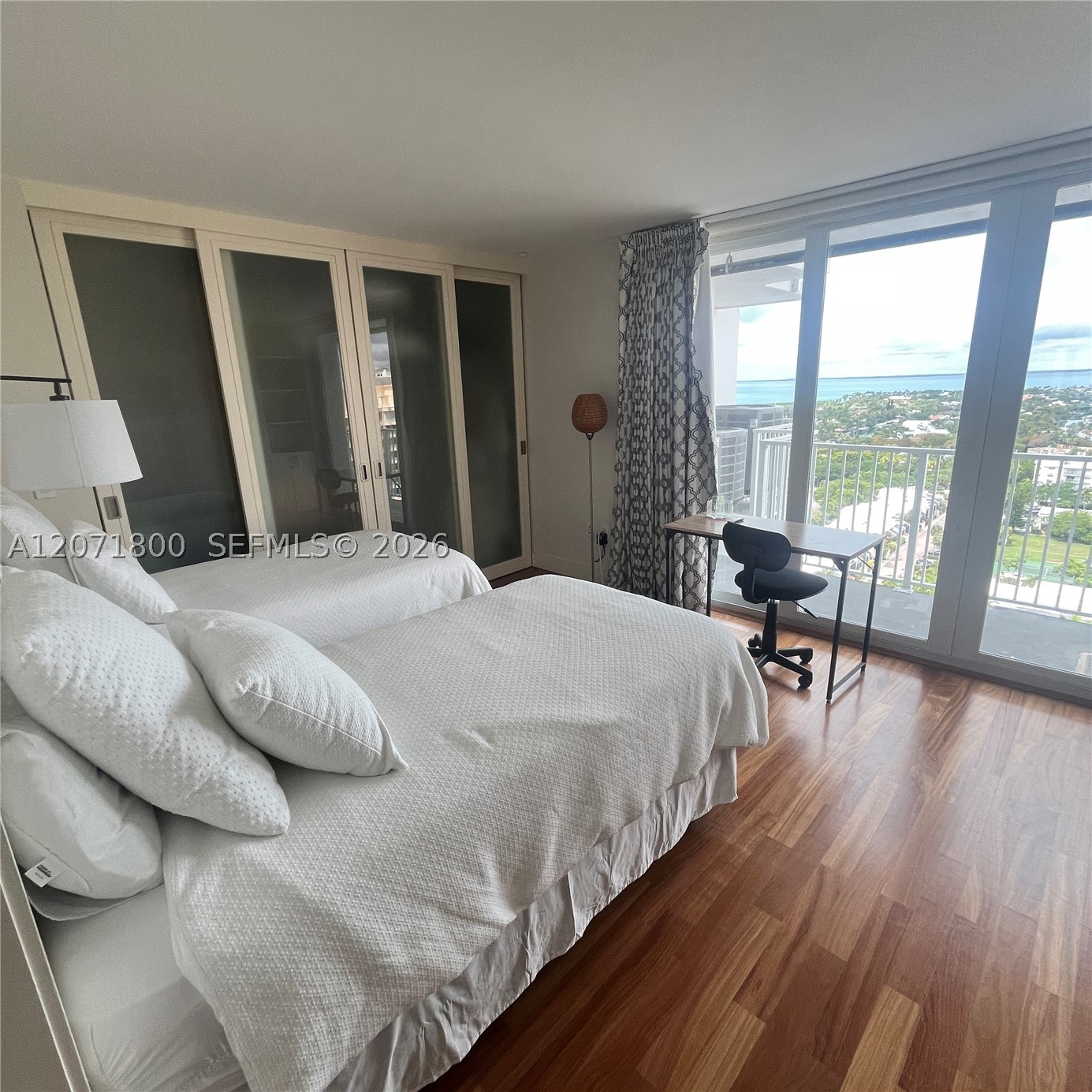 881 Ocean Dr 18b Property Photo 15