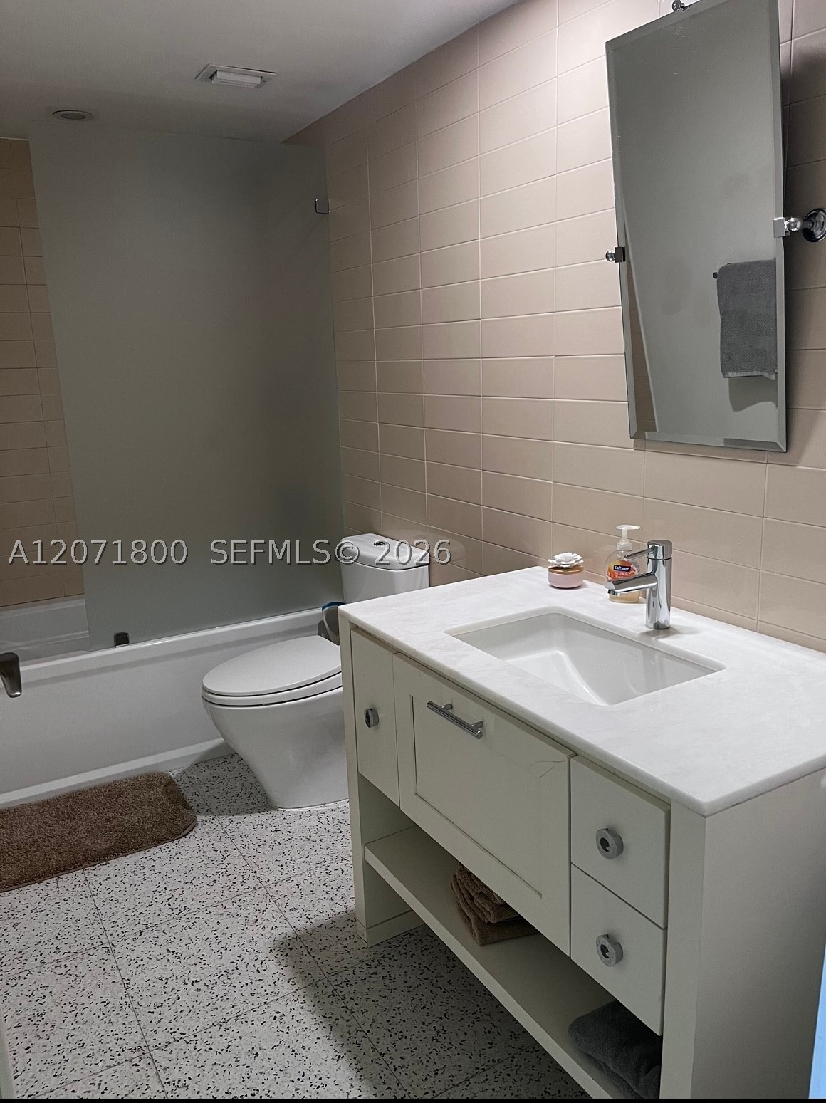 881 Ocean Dr 18b Property Photo 16