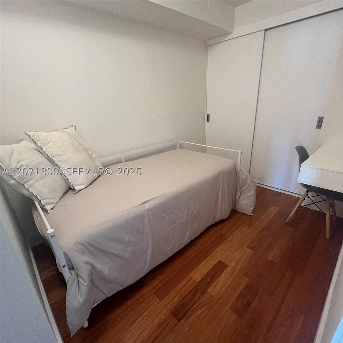 881 Ocean Dr 18b Property Photo 17