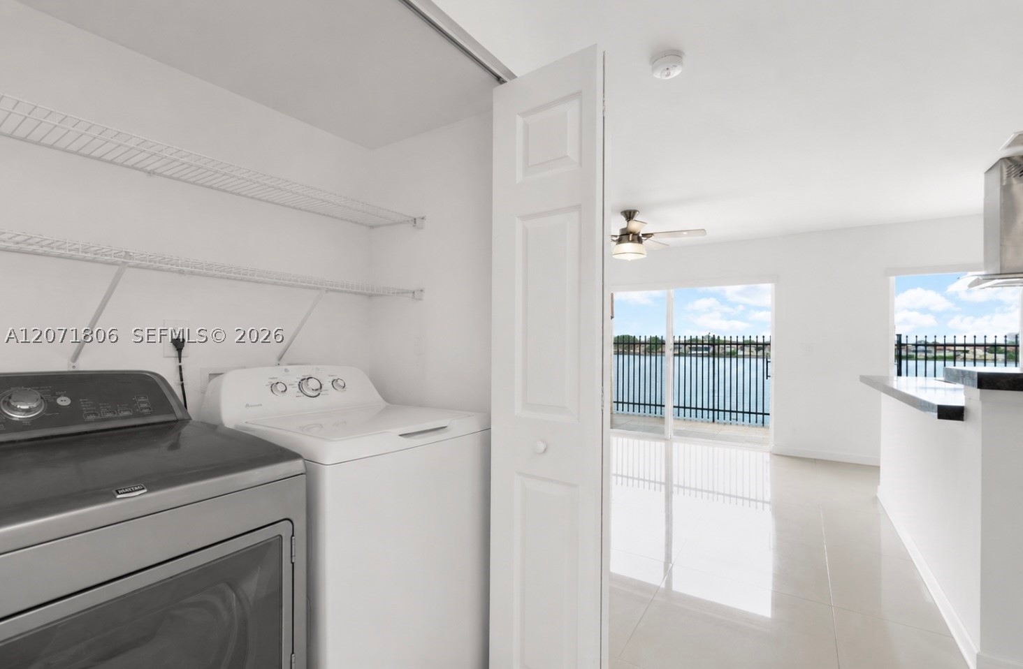 2561 W 60th Pl 102-1 Property Photo 6