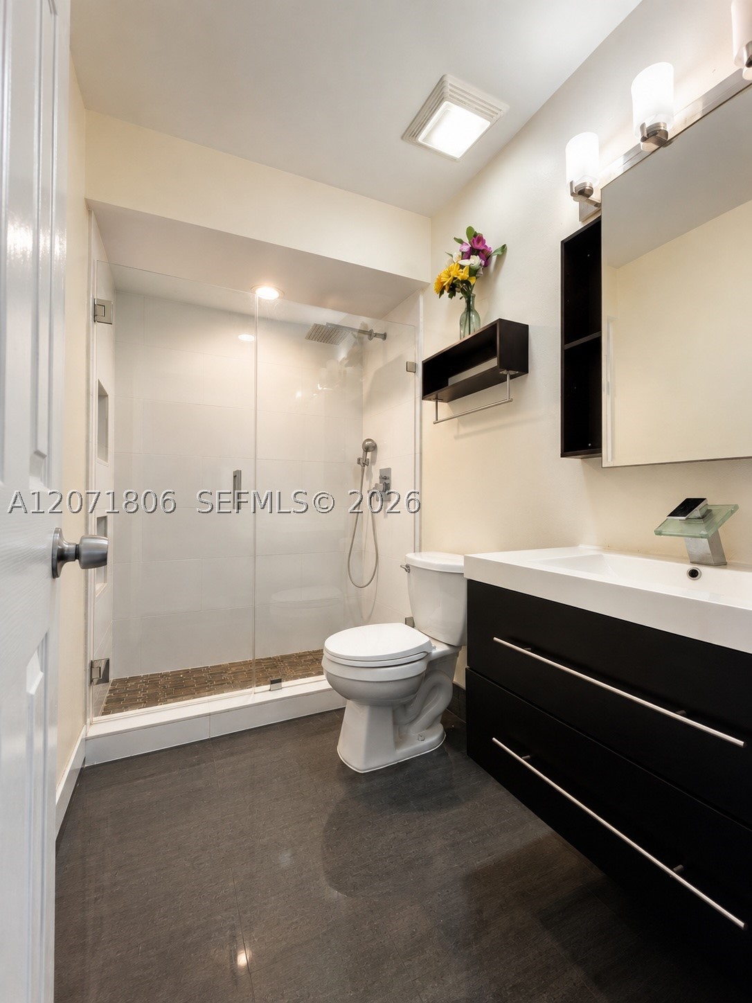 2561 W 60th Pl 102-1 Property Photo 14