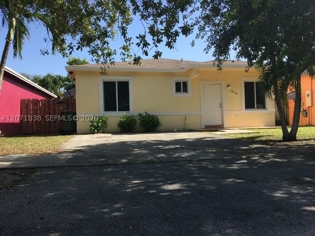 1615 Sw 3rd Ct Property Photo 2