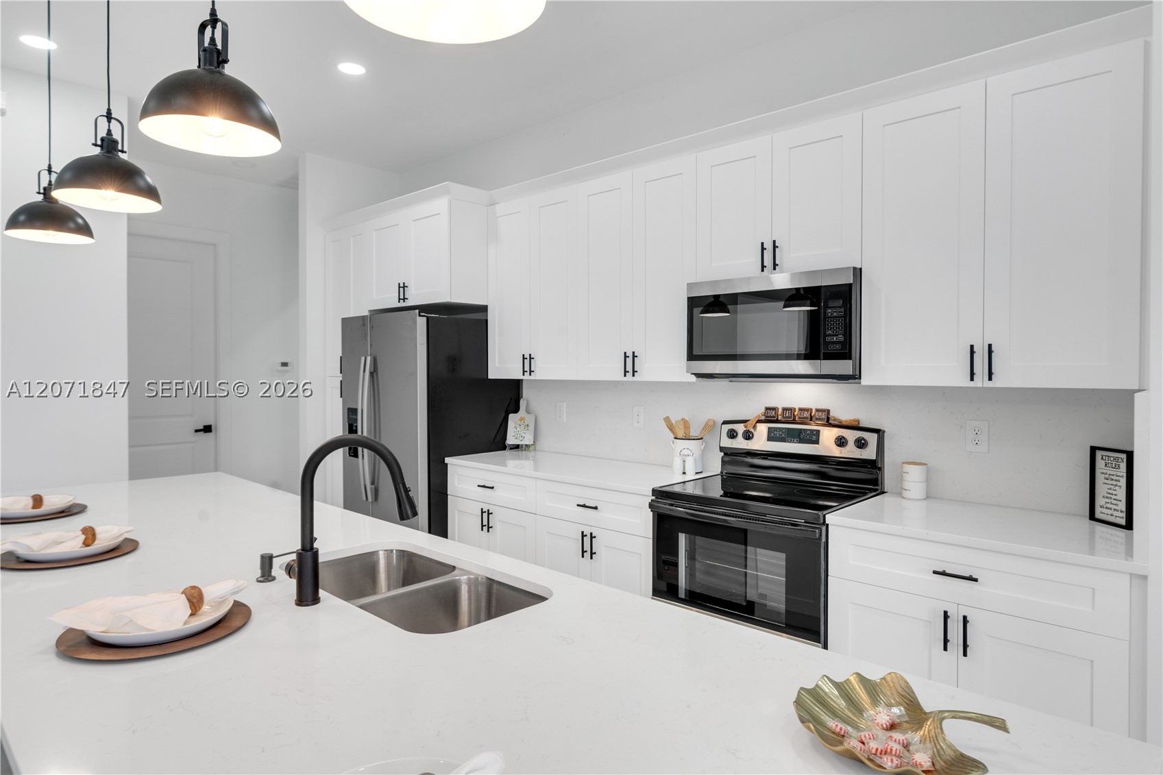 1047 Merry St Property Photo 15
