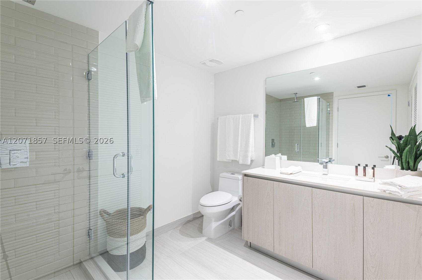 4010 S Ocean Dr R2007 Property Photo 13