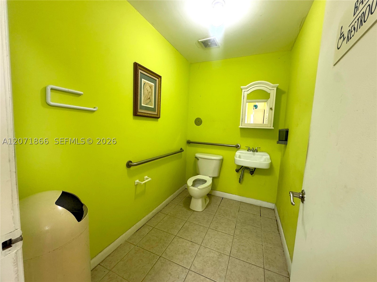 1058 Sw 1st St Property Photo 11