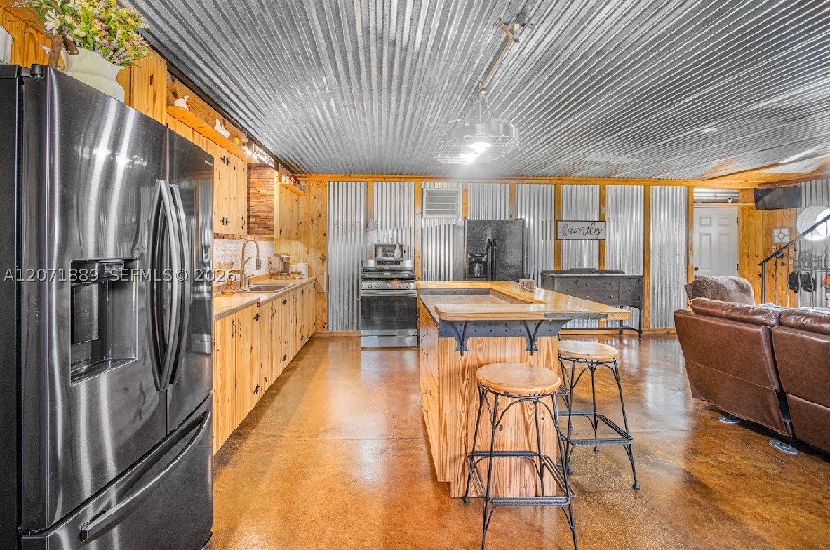 5263 Coy Burgess Loop Property Photo 3