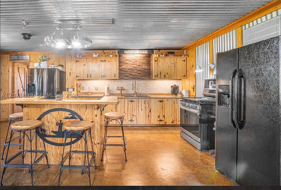 5263 Coy Burgess Loop Property Photo 4