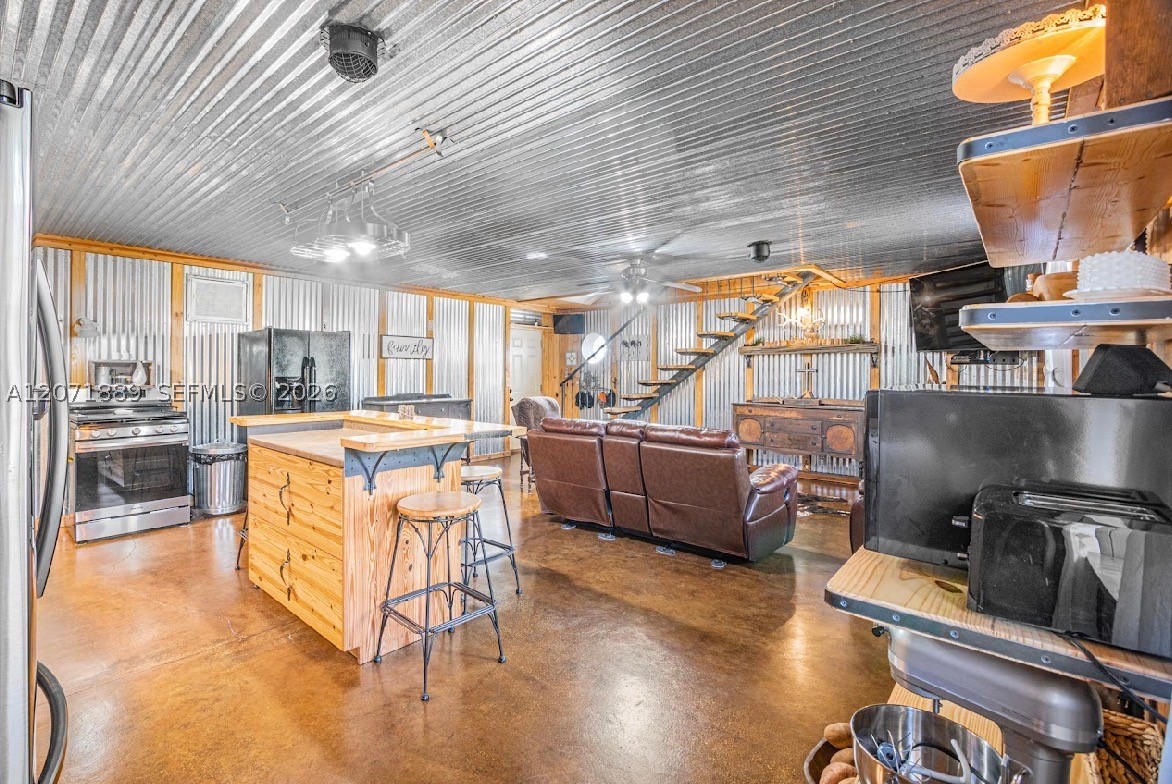 5263 Coy Burgess Loop Property Photo 8