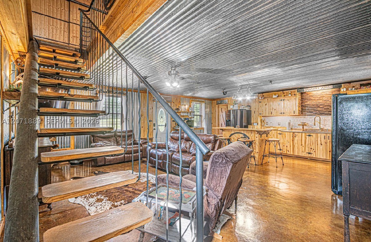5263 Coy Burgess Loop Property Photo 11