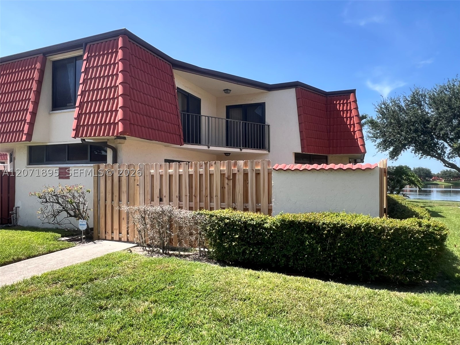 3673 Victoria 3673 Property Photo 1