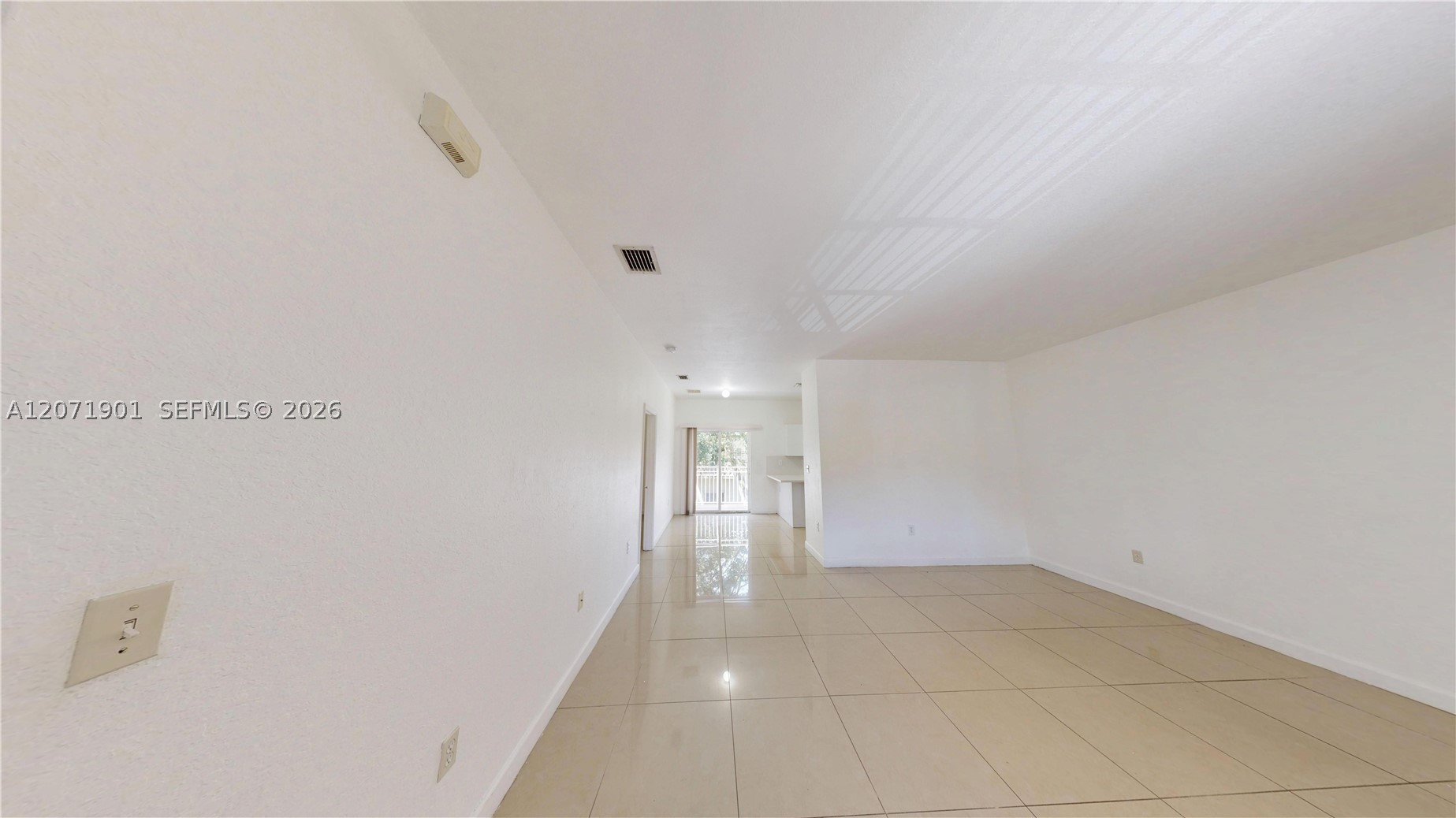 A12071901 Property Photo 4
