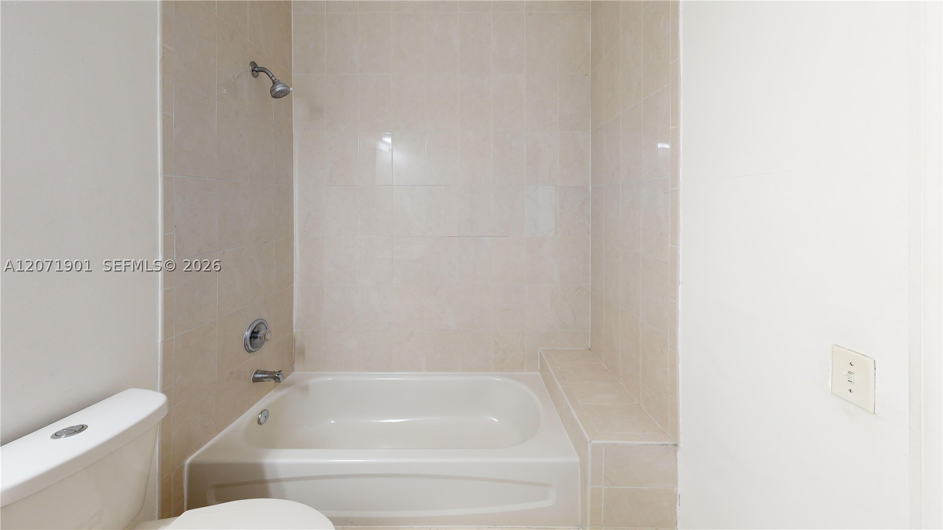 A12071901 Property Photo 14