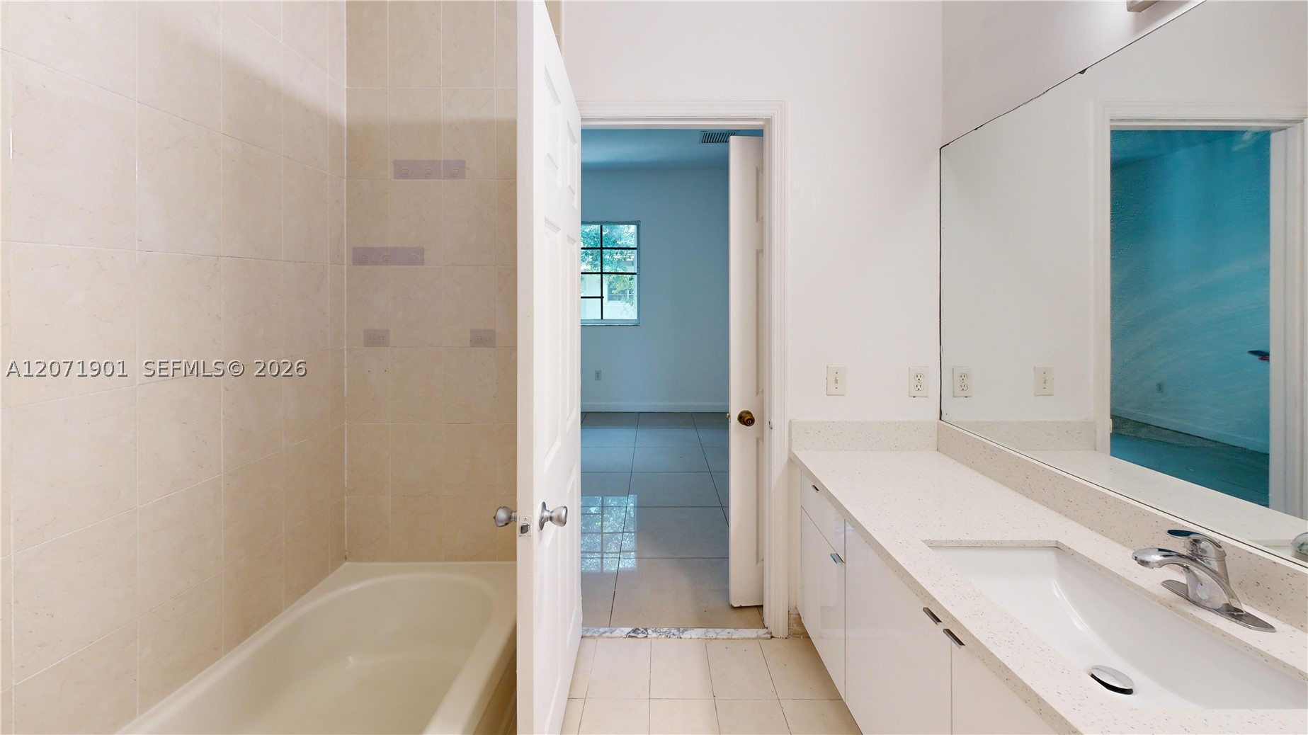 A12071901 Property Photo 16