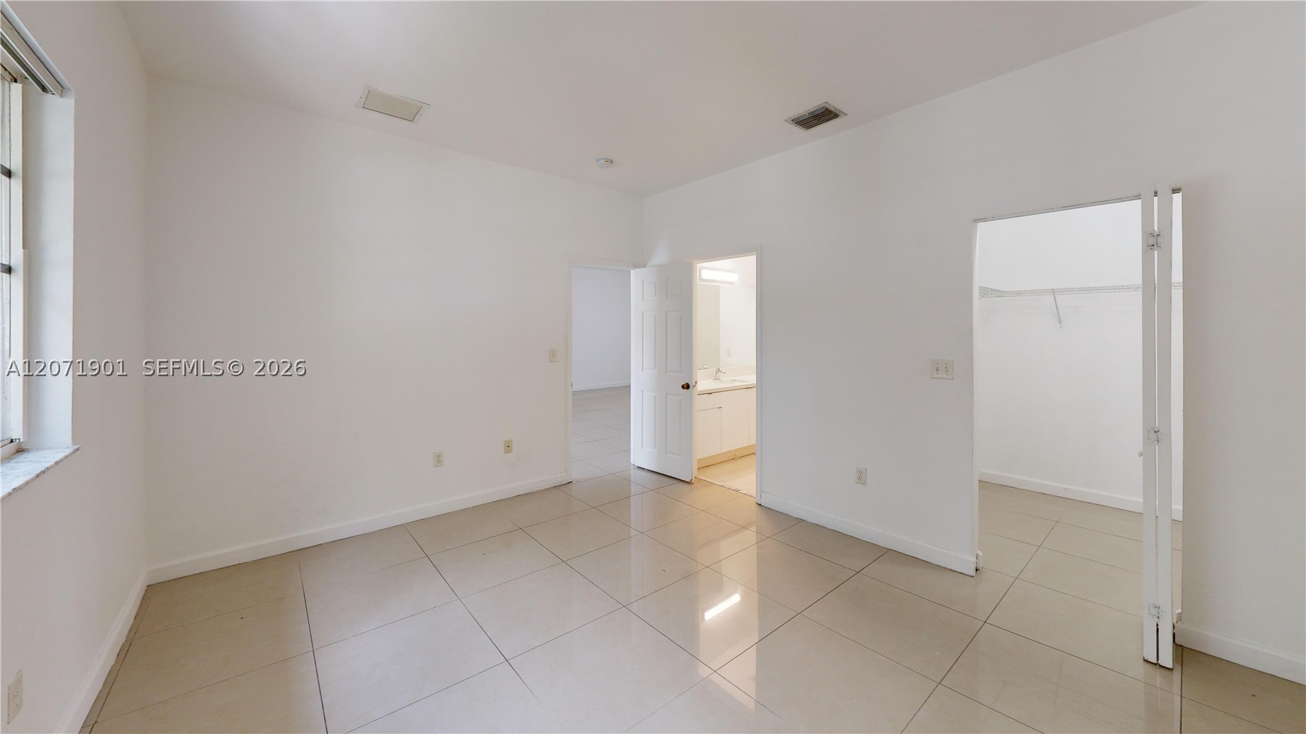 A12071901 Property Photo 18
