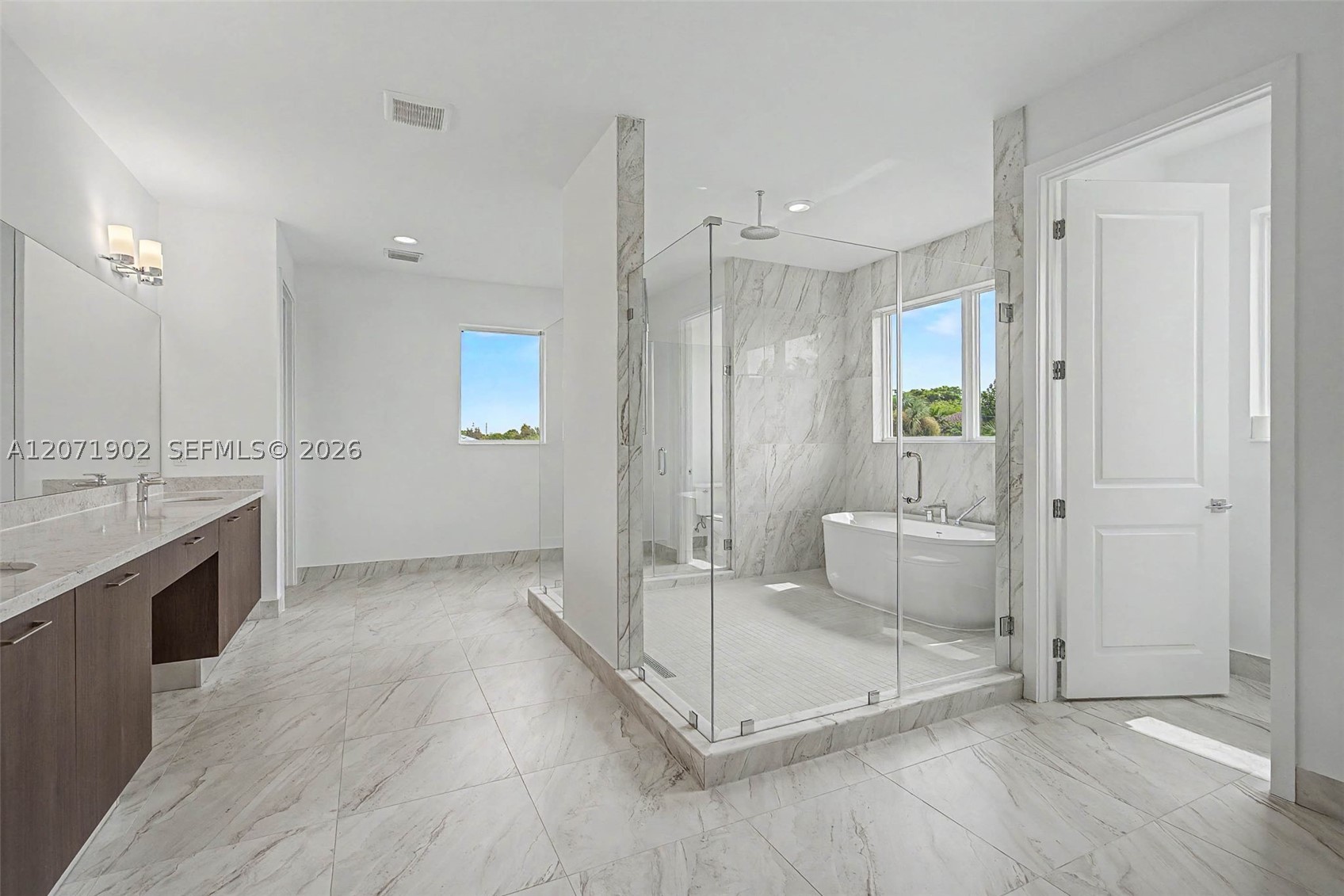 2440 Sw 122nd Ter Property Photo 16
