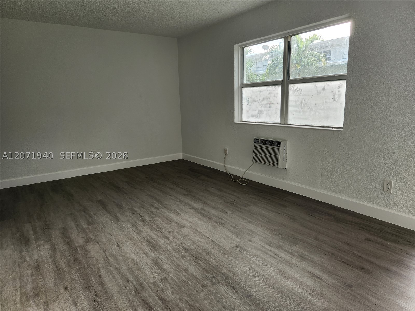 1239 Marseille Dr 4 Property Photo 7