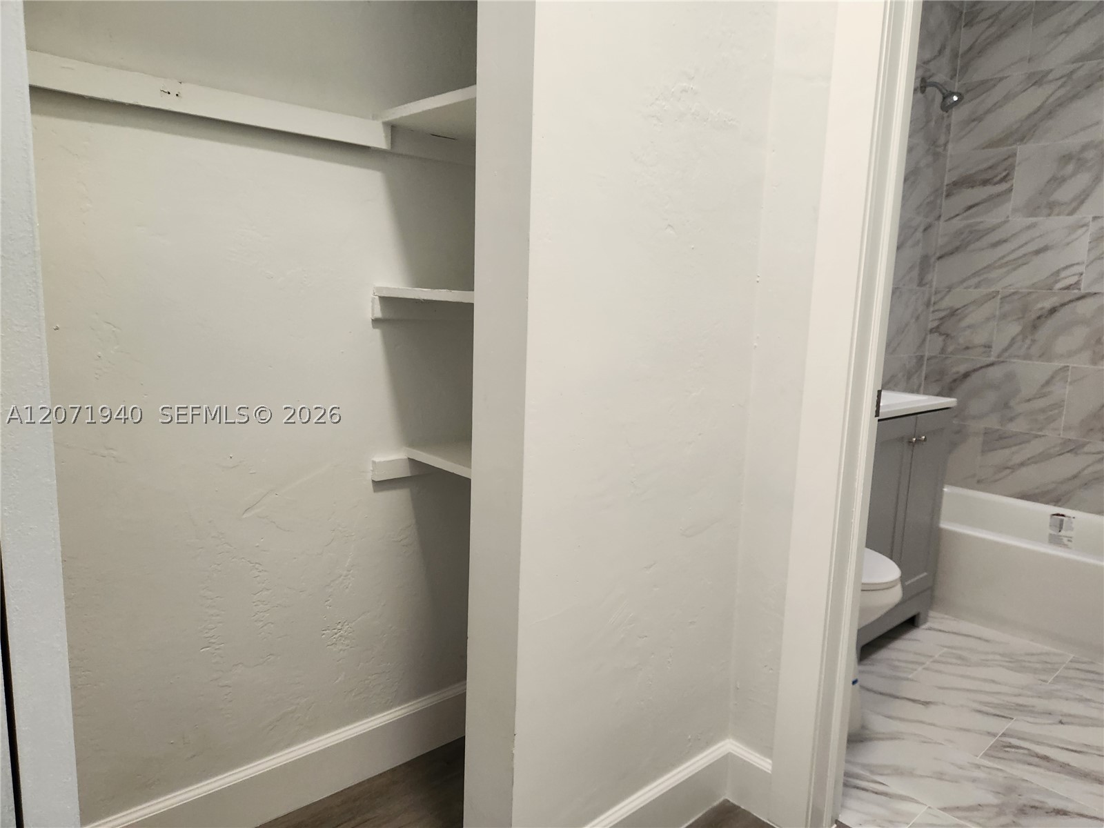 1239 Marseille Dr 4 Property Photo 8