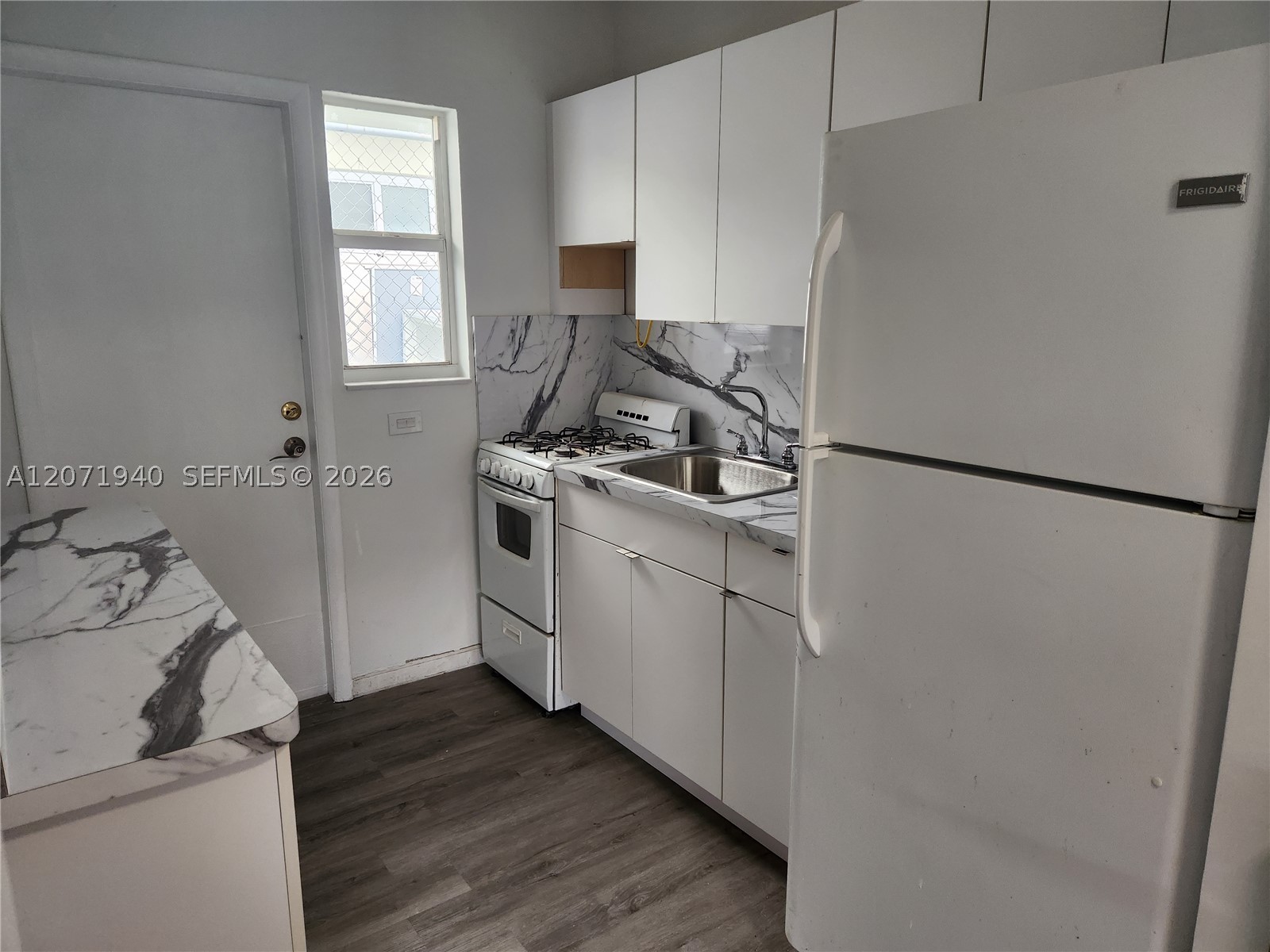 1239 Marseille Dr 4 Property Photo 13
