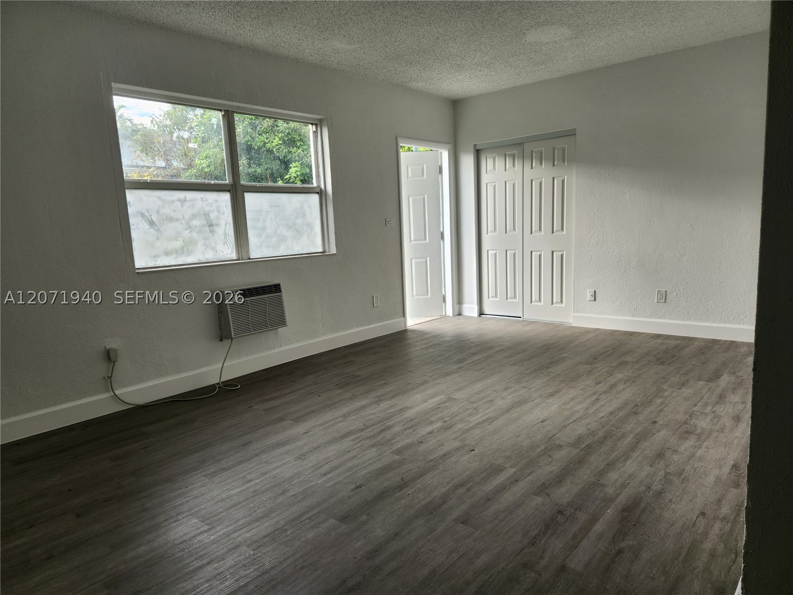 1239 Marseille Dr 4 Property Photo 14