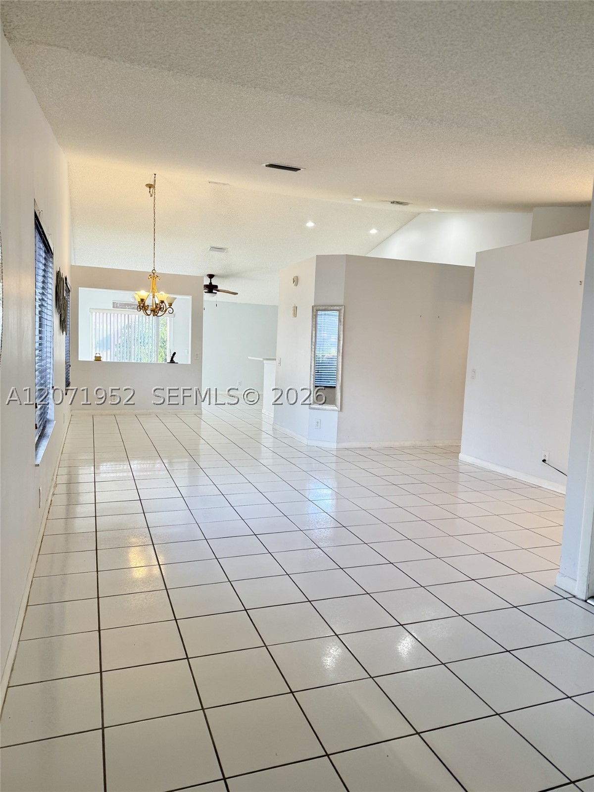 4340 Pine Ridge Ct Property Photo 2