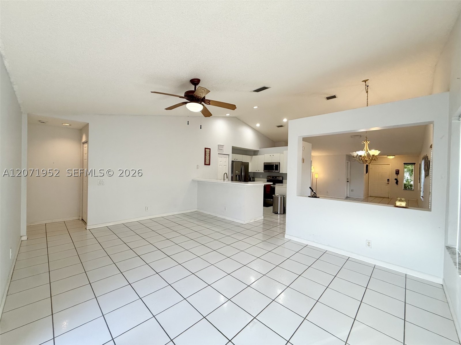 4340 Pine Ridge Ct Property Photo 5