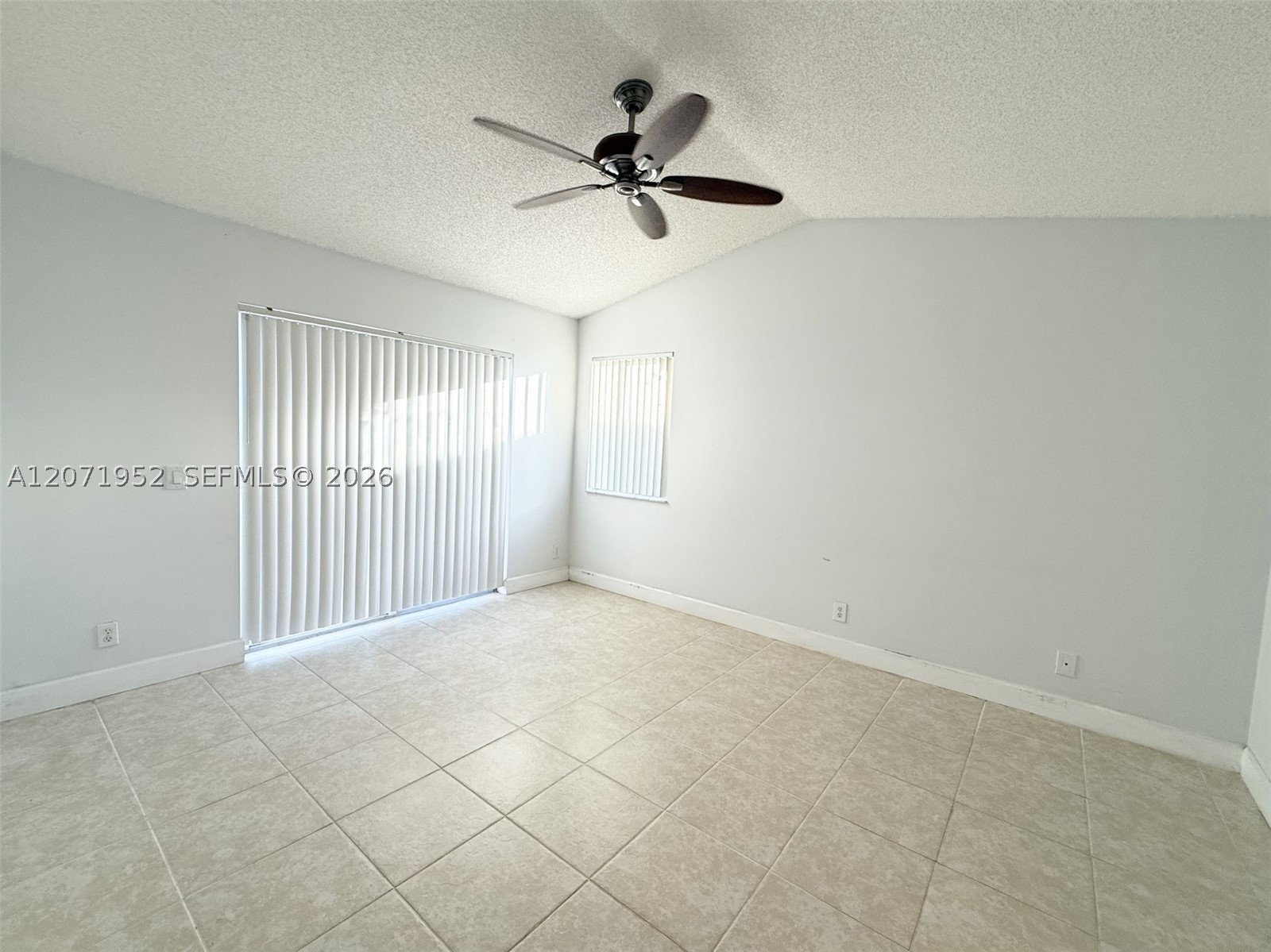 4340 Pine Ridge Ct Property Photo 8