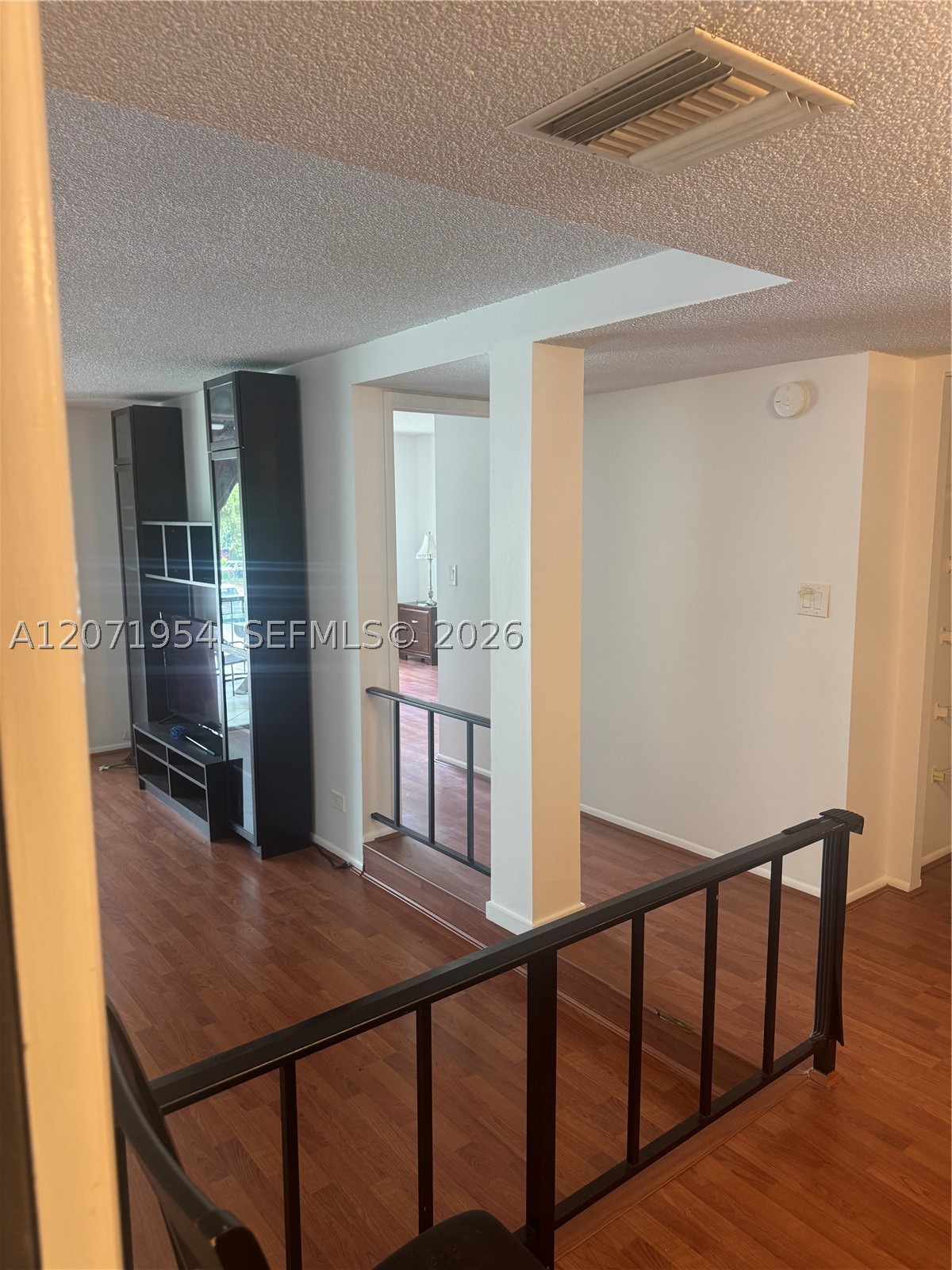 3740 Inverrary Dr 2q Property Photo 11