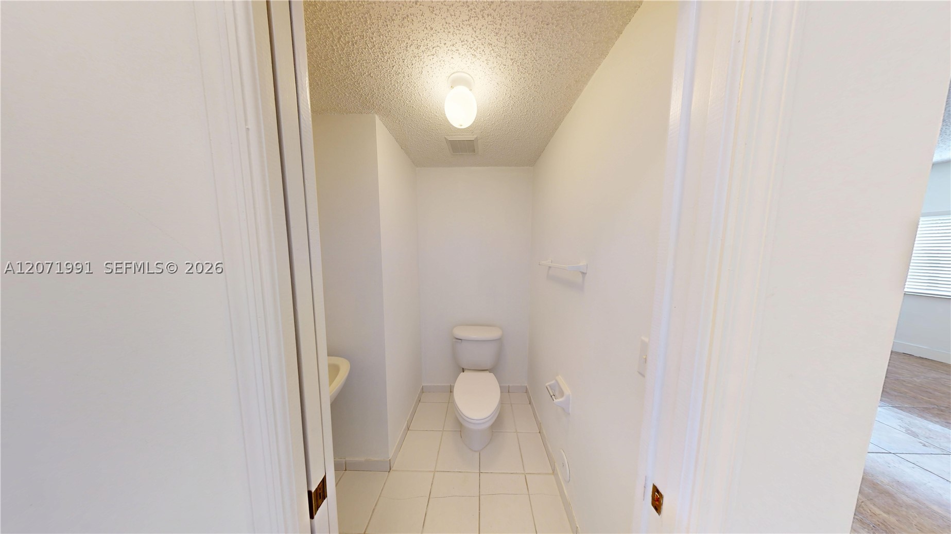 A12071991 Property Photo 6