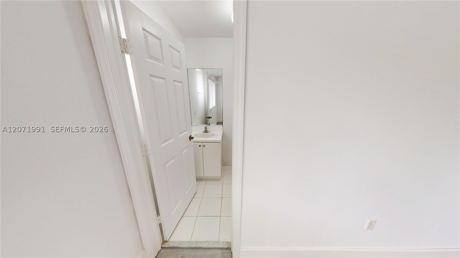 A12071991 Property Photo 11