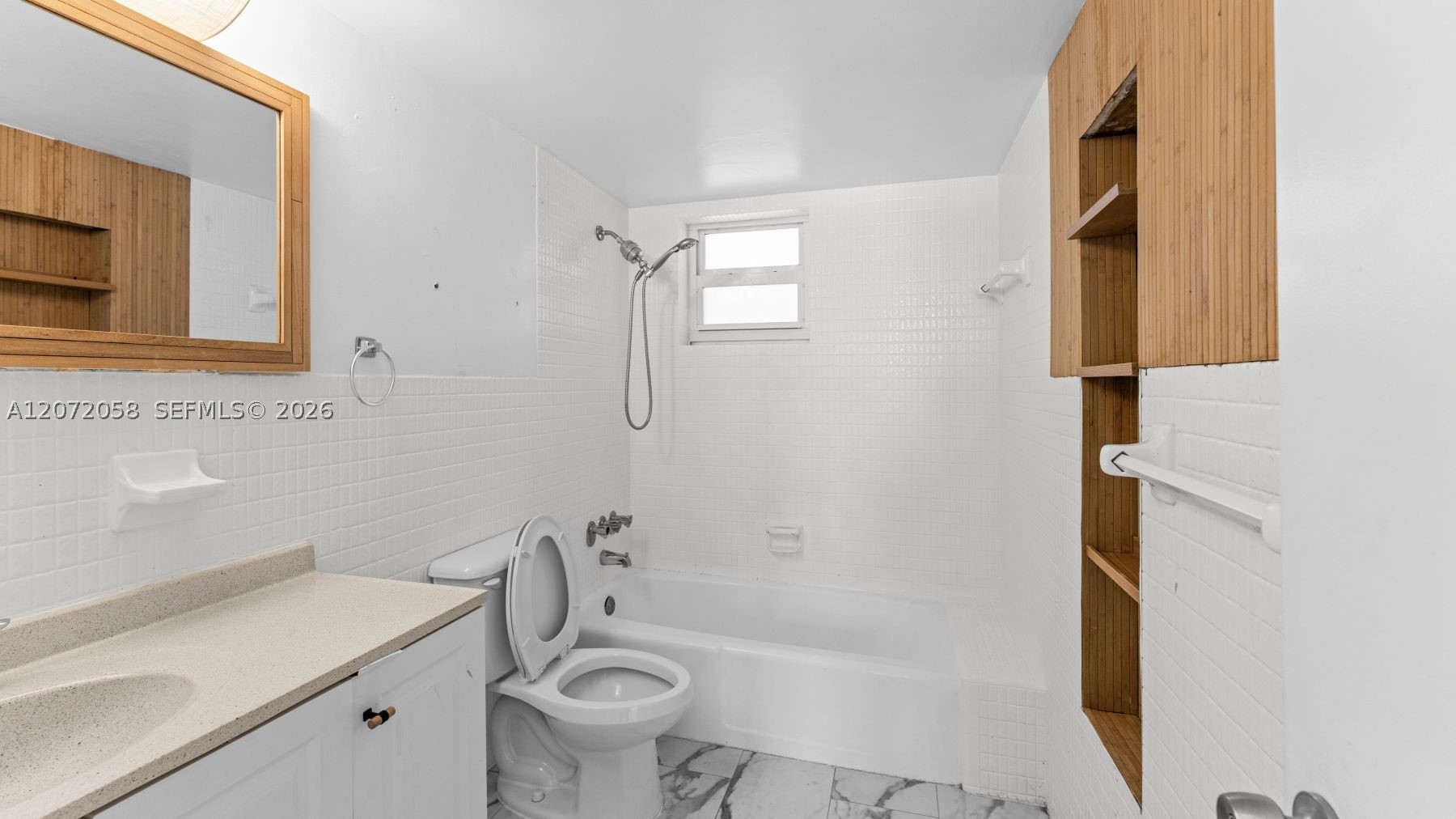 1145 Normandy Dr 505 Property Photo 6